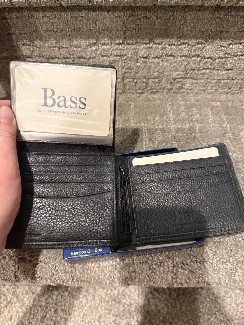 Men’s black leather wallet